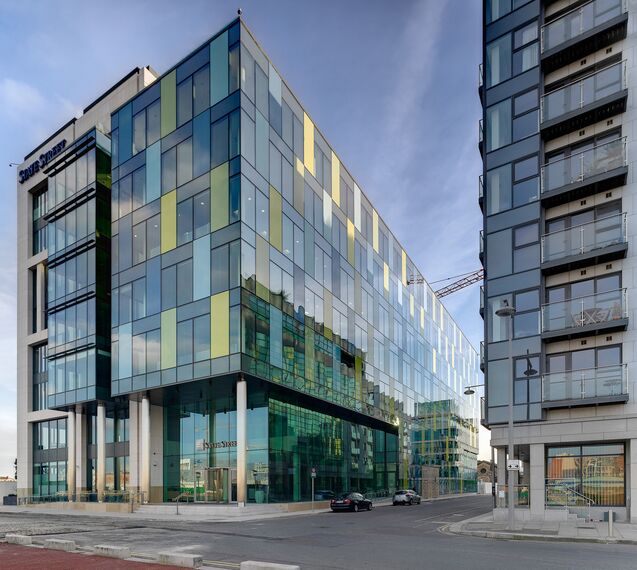 ConceptWall 60 Muros cortina - Sir John Rogerson's Quay situado en Dublin, Irlanda