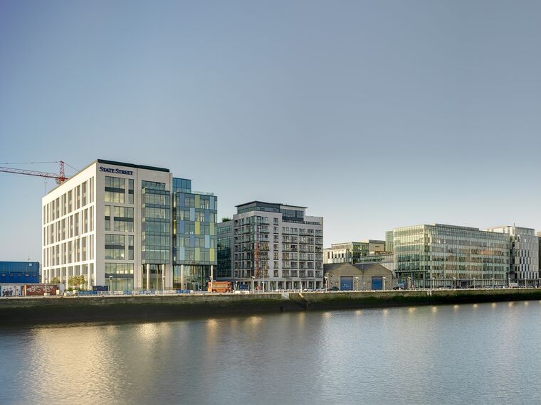 ConceptWall 60 Muros cortina - Sir John Rogerson's Quay situado en Dublin, Irlanda