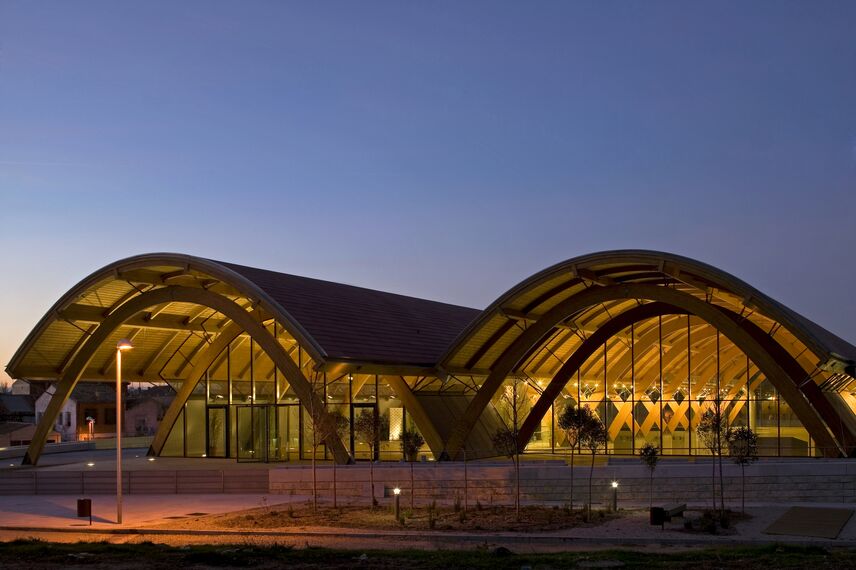 ConceptWall 50 Muros cortina - Bodegas Protos situado en Valladolid, España