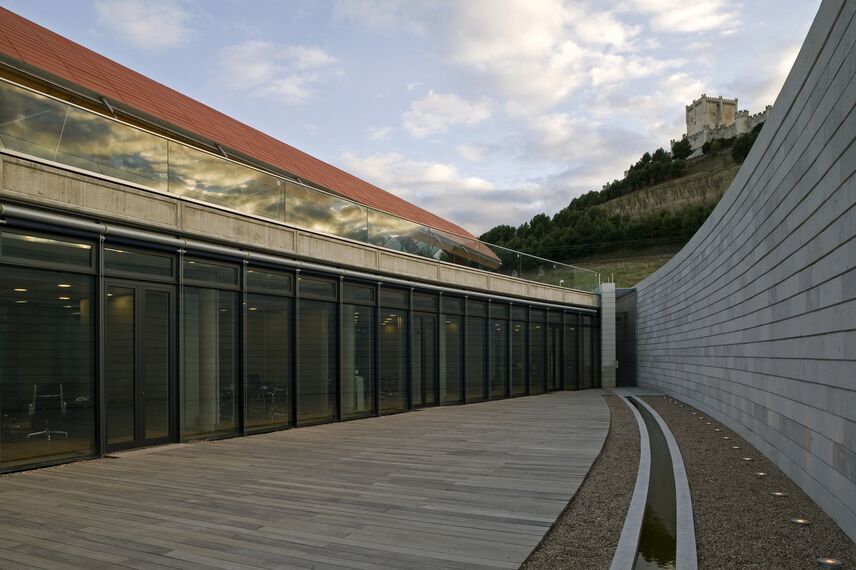 ConceptWall 50 Muros cortina - Bodegas Protos situado en Valladolid, España