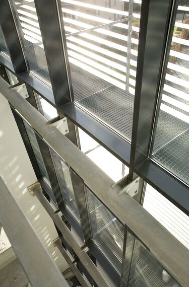 BriseSoleil 100 Protección solar y ConceptWall 50 Muros cortina - 't Rabot situado en Gent, Bélgica