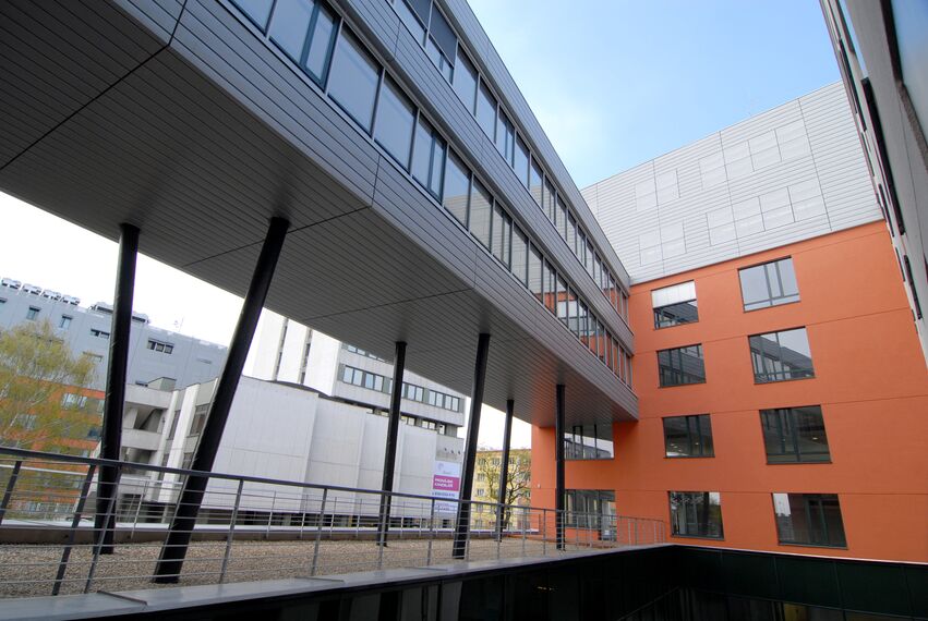 ConceptWall 50 Muros cortina y CW 50-FP Muros cortina - East Building situado en Poznań, República Checa