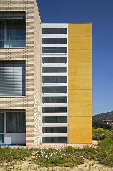 ConceptWall 50 Muros cortina - Residencia Geriatrica Amma situado en Teià, España