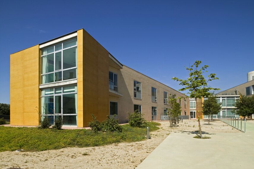 ConceptWall 50 Muros cortina - Residencia Geriatrica Amma situado en Teià, España