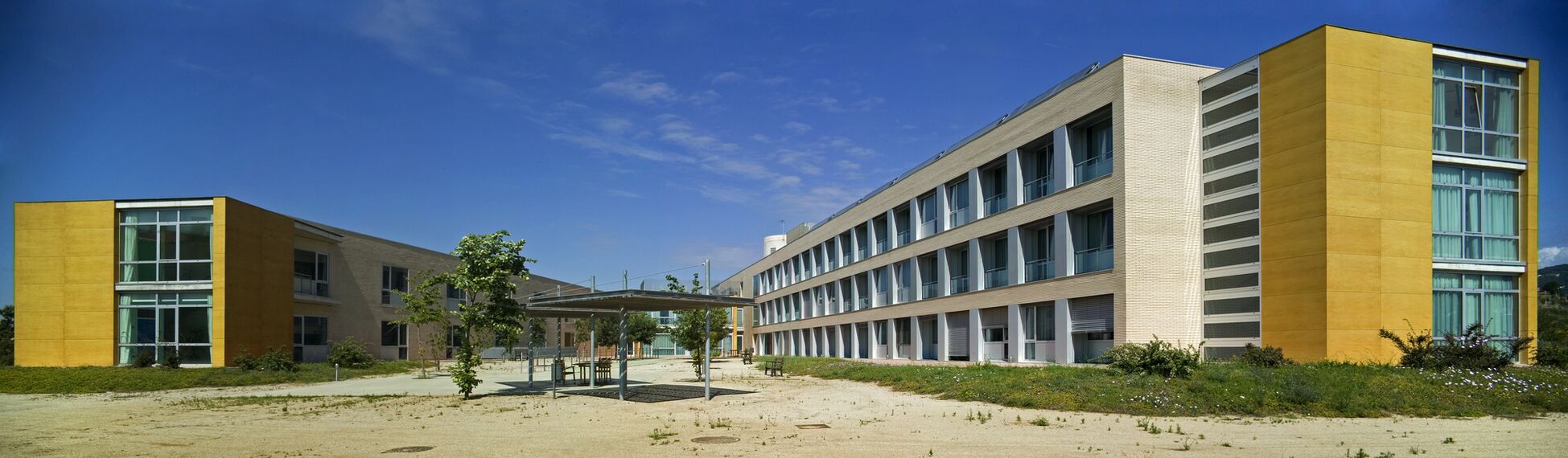 ConceptWall 50 Muros cortina - Residencia Geriatrica Amma situado en Teià, España