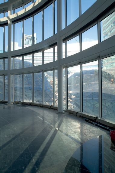 ConceptWall 50 Muros cortina - Shopping centre Zlote Tarasy situado en Warsaw, Polonia