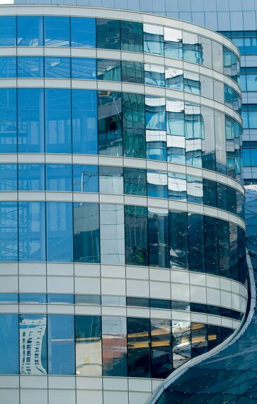 ConceptWall 50 Muros cortina - Shopping centre Zlote Tarasy situado en Warsaw, Polonia