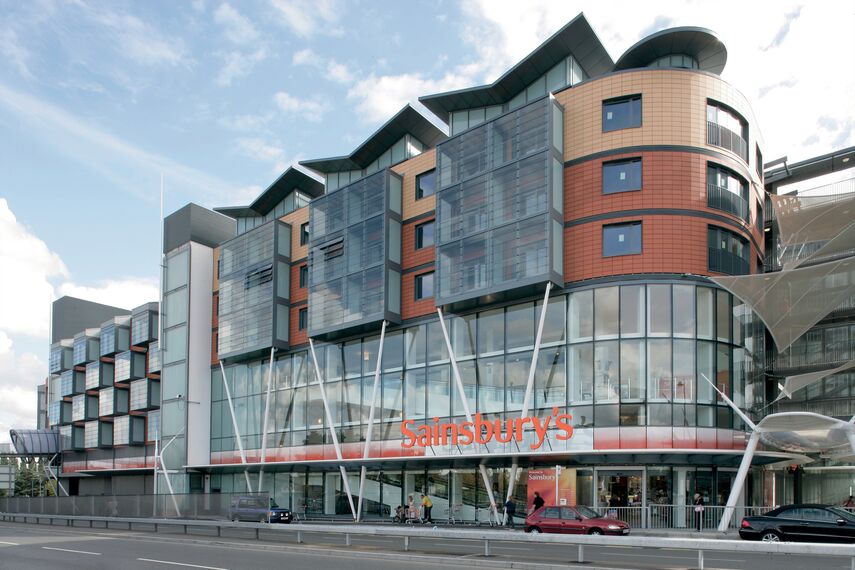 ConceptWall 50 Muros cortina - Sainsbury's Maidenhead situado en Maidenhead, Reino Unido