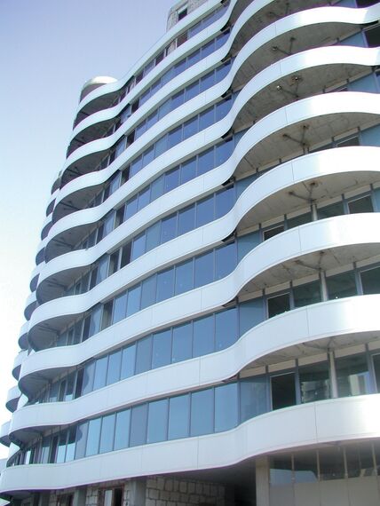 ConceptSystem 77 Puertas y ConceptSystem 77 Ventanas - Complejo de apartamentos White Sails situado en Odessa, Ucrania