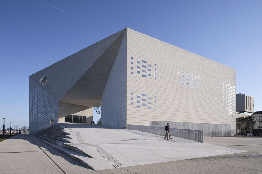 ConceptDoor 68 Puertas, ConceptWall 86 Muros cortina, ConceptPatio 130 Puertas correderas y plegables y ConceptWall 50 Muros cortina - LA MÉCA situado en Bordeaux, Francia