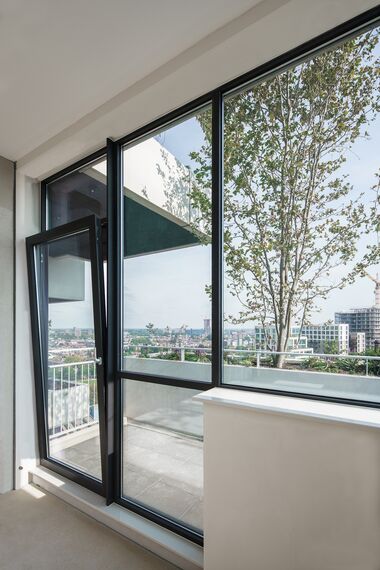 SlimLine 38 Ventanas, SlimLine 38 Puertas y ConceptWall 50 Muros cortina - Trudo Tower Vertical Forest situado en Eindhoven, los Países Bajos
