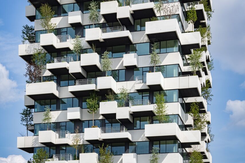 SlimLine 38 Ventanas, SlimLine 38 Puertas y ConceptWall 50 Muros cortina - Trudo Tower Vertical Forest situado en Eindhoven, los Países Bajos