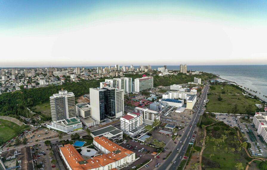 ConceptWall 50 Muros cortina - Energy Towers situado en Maputo, Moçambique