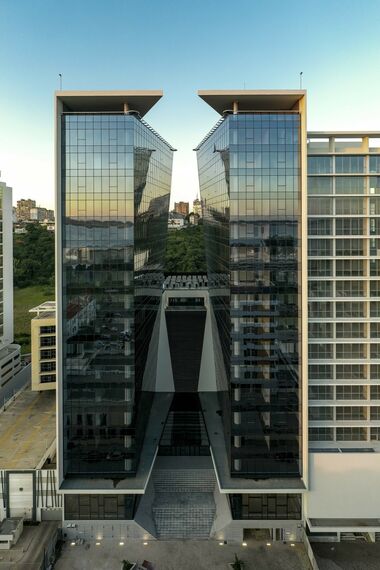 ConceptWall 50 Muros cortina - Energy Towers situado en Maputo, Moçambique