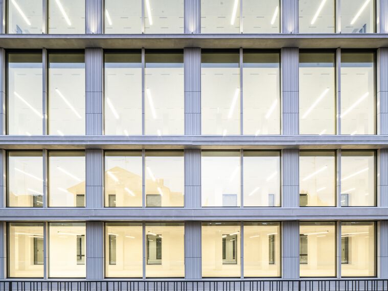 MasterLine 8-HI Puertas, SlimLine 38 HI Ventanas, CS 77 Fire Proof Puertas, CW 50-HI Muros cortina y CW 50-ALU ON STEEL Muros cortina - Spiga26 situado en Milan, Italia