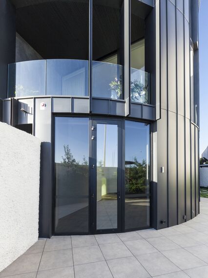 ConceptPatio 130 Puertas correderas y plegables, ConceptWall 50 Muros cortina, SlimLine 68 Ventanas y ConceptSystem 77 Puertas - The Esplanade situado en Brighton, Australia