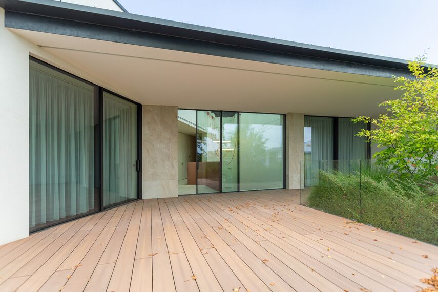 HiFinity Puertas correderas y plegables, MasterLine 8 HI Ventanas y CW 50 Attic Window Muros cortina - Vivienda Chernivtsi situado en Chernivtsi, Ucrania