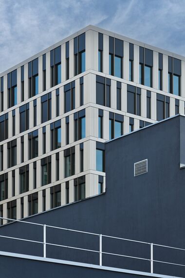MasterLine 10 Ventanas - Hospital Universitario de Berna, Inselspital situado en Bern, Suiza