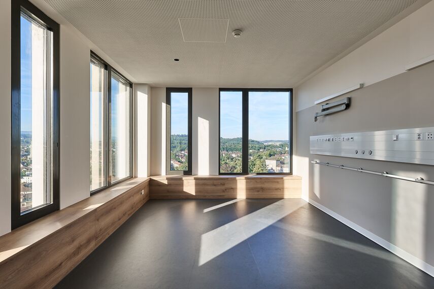 MasterLine 10 Ventanas - Hospital Universitario de Berna, Inselspital situado en Bern, Suiza