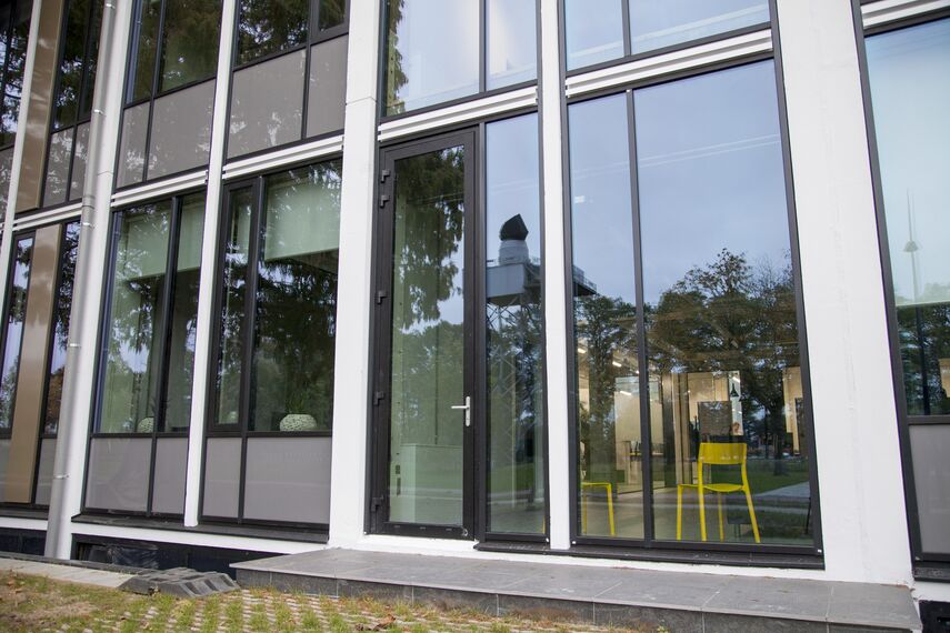 ConceptSystem 77 Puertas, CW 50 Standard Muros cortina, CW 50 Muros cortina y CS 77 Hidden Vent Ventanas - Office building Building N Hengelo situado en Hengelo, los Países Bajos