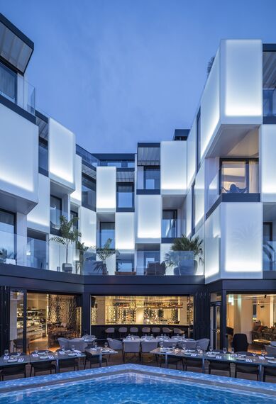 ConceptSystem 68 Ventanas, ConceptFolding 77 Puertas correderas y plegables y CS 77 Fire Proof Puertas - Hotel Sir Joan situado en Ibiza, España