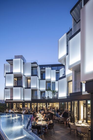 ConceptSystem 68 Ventanas, ConceptFolding 77 Puertas correderas y plegables y CS 77 Fire Proof Puertas - Hotel Sir Joan situado en Ibiza, España
