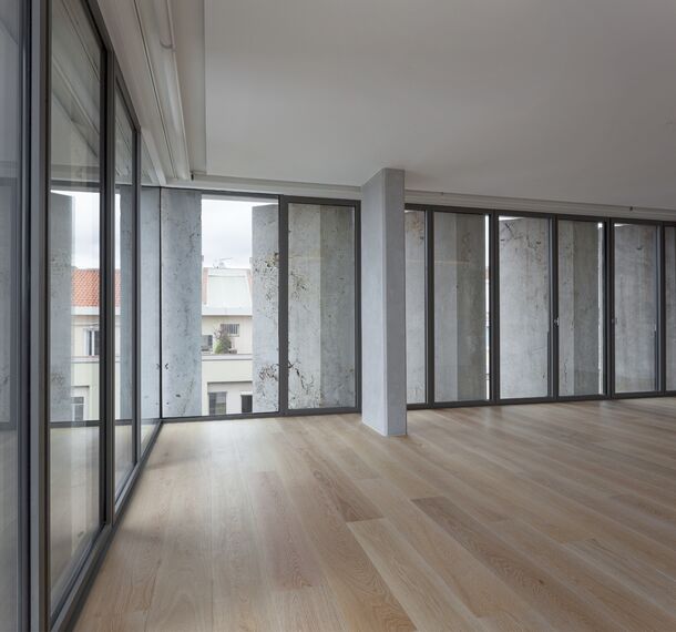 HiFinity Puertas correderas y plegables y CS 77 Hidden Vent Ventanas - Lagasca 99 situado en Madrid, España