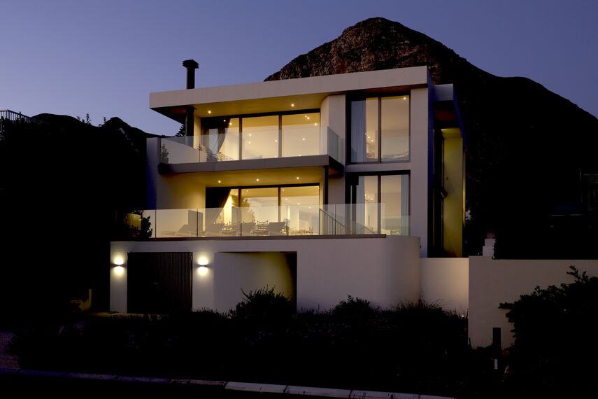 ConceptSystem 68 Ventanas y ConceptPatio 130 Puertas correderas y plegables - House House Hermanus situado enSudáfrica