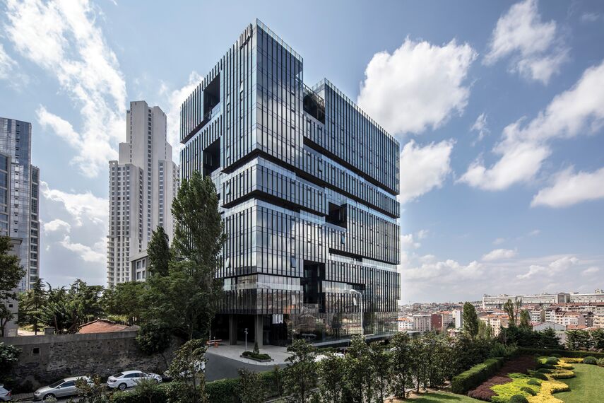 ConceptWall 60 Muros cortina, HiFinity Puertas correderas y plegables y ConceptSystem 68 Puertas - Complejo de apartamentos Now Bomonti situado en Istanbul, Turquía