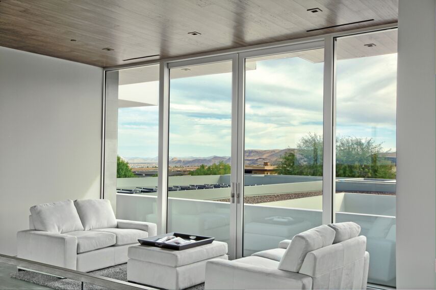 ConceptSystem 77 Puertas y ConceptSystem 77 Ventanas - Painted Feather situado en Las Vegas, Estados Unidos de América