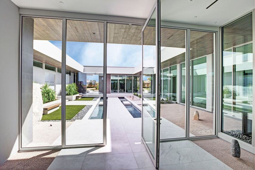 ConceptSystem 77 Puertas y ConceptSystem 77 Ventanas - Painted Feather situado en Las Vegas, Estados Unidos de América