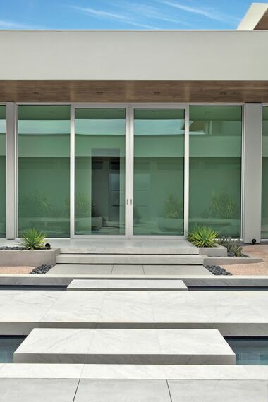 ConceptSystem 77 Puertas y ConceptSystem 77 Ventanas - Painted Feather situado en Las Vegas, Estados Unidos de América