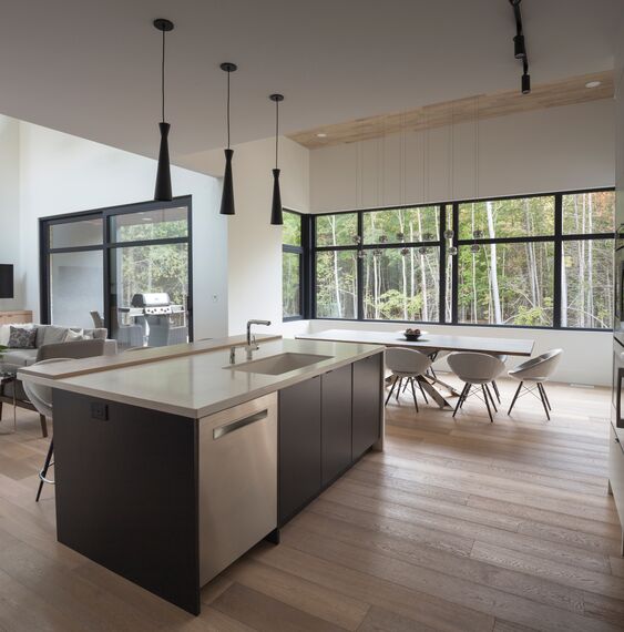 ConceptWall 50 Muros cortina y ConceptSystem 77 Ventanas - Forest View Residence situado enCanadá
