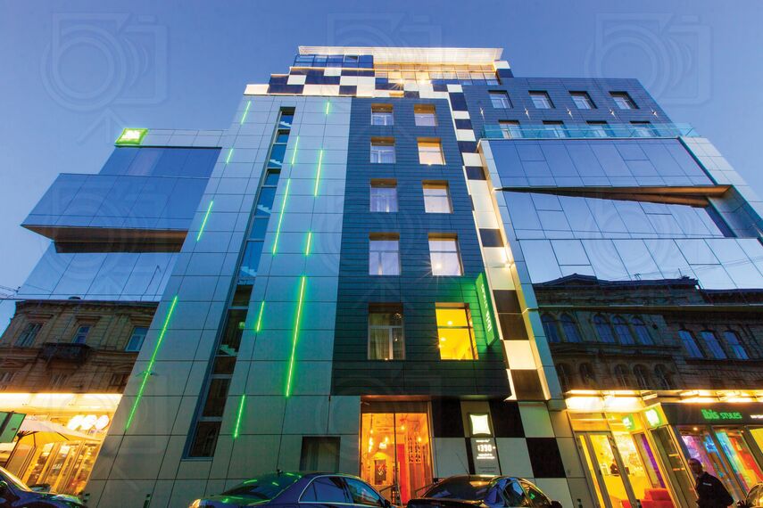 ConceptSystem 77 Puertas, ConceptSystem 77 Ventanas, ConceptWall 50 Muros cortina y CW 50-SG Muros cortina - Residental/Project IBIS Style Lviv Center Hotel situado en Lviv, Ucrania