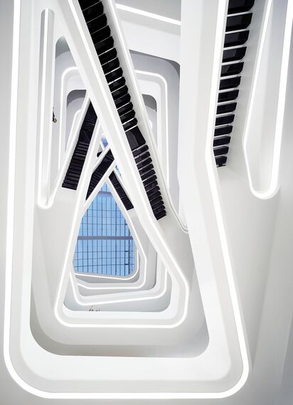 ConceptFolding 77 Puertas correderas y plegables, CW 50-SC Muros cortina y ConceptSystem 77 Ventanas - Dominion Tower situado en Moscow, Rusia
