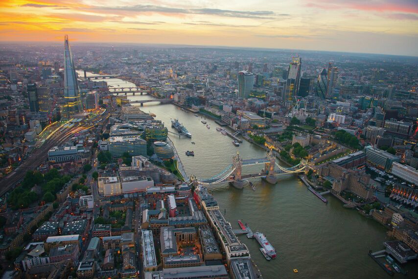 ConceptSystem 68 Ventanas, ConceptWall 60 Muros cortina, ConceptPatio 130 Puertas correderas y plegables, ConceptSystem 77 Ventanas, ConceptSystem 77 Puertas y ConceptWall 50 Muros cortina - One Tower Bridge situado en London, Reino Unido