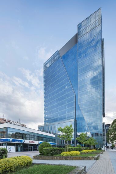 CS 86-HI (c) Sistemas cancelados, CW 50-HI Muros cortina y CW 50-FP Muros cortina - Office building Office building Neptun situado en Gdańsk, Polonia