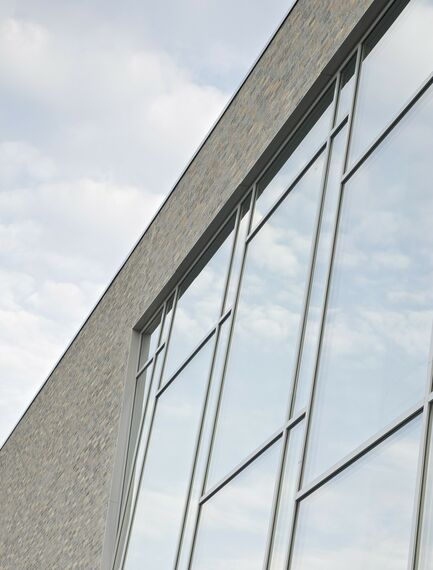 BriseSoleil 100 Protección solar, CS 104 (c) Sistemas cancelados y CW 50-HI Muros cortina - Office building Det Faglige Hus situado enDinamarca