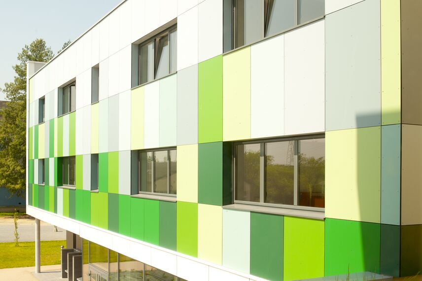 ConceptDoor 50 Puertas, BriseSoleil 100 Protección solar y XS 50 Ventanas - Boarding school Lycée Agricole LAVAL (boarding school) situado enFrancia