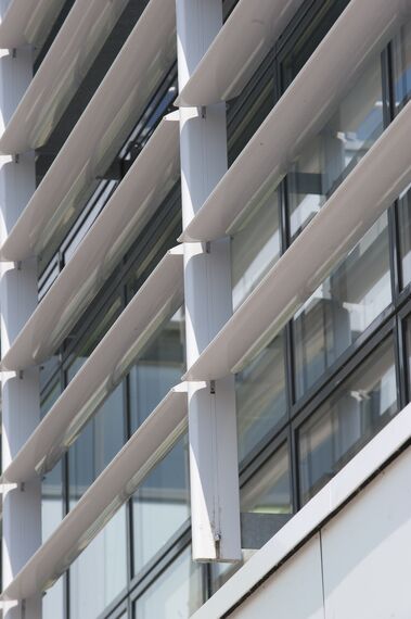 ConceptDoor 50 Puertas, BriseSoleil 100 Protección solar y XS 50 Ventanas - Boarding school Lycée Agricole LAVAL (boarding school) situado enFrancia