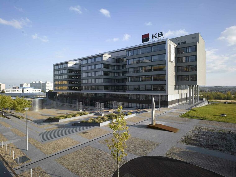 CS 86-HI (c) Sistemas cancelados y ConceptWall 50 Muros cortina - Západní mêsto (city west) Office Building situado en Prague, República Checa