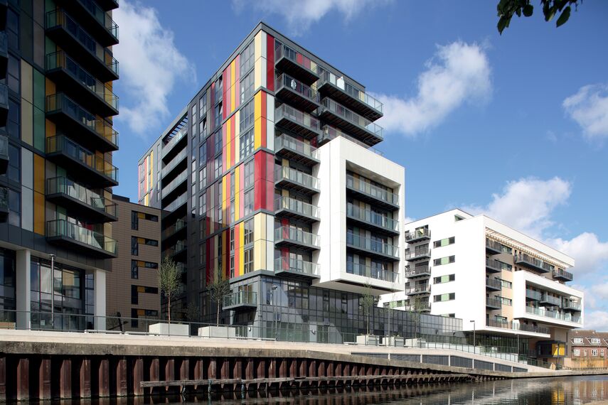 ConceptWall 50 Muros cortina - Complejo de apartamentos Matchmakers Wharf situado en Stratford, Reino Unido