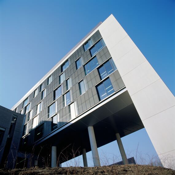 ConceptWall 50 Muros cortina - College/University University Gasthuisberg situado en Leuven, Bélgica