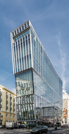 ConceptPatio 155 Puertas correderas y plegables y CW 50-HI Muros cortina - Office building The Nest situado en Warsaw, Polonia