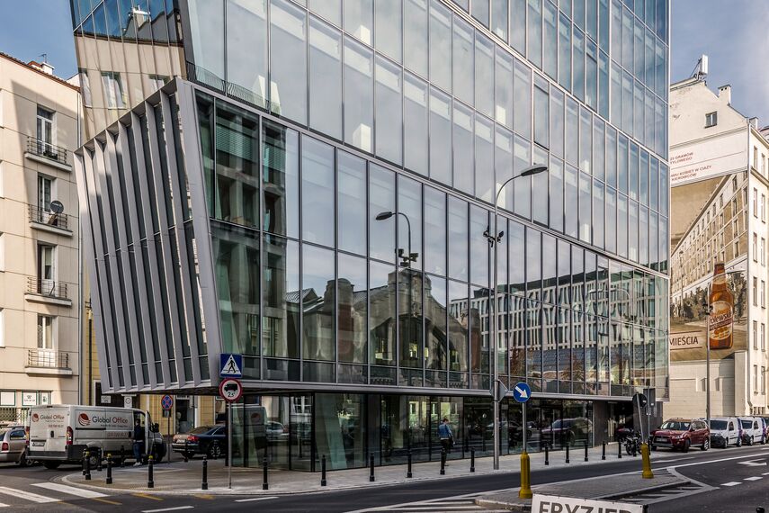 CW 50-HI Muros cortina - The Nest situado en Warsaw, Polonia