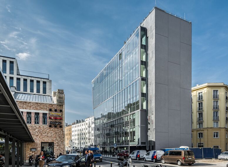 CW 50-HI Muros cortina - The Nest situado en Warsaw, Polonia