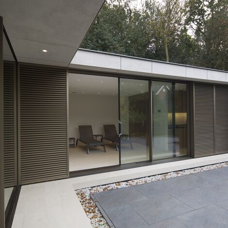 BriseSoleil 40 Protección solar, HiFinity Puertas correderas y plegables y CS 86-HI (c) Sistemas cancelados - Poolhouse Bergen situado en Bergen, los Países Bajos