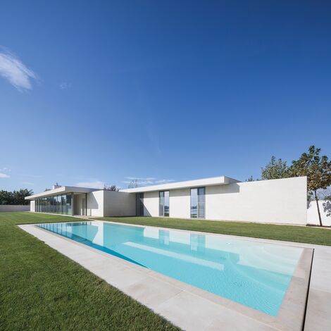 ConceptPatio 130 Puertas correderas y plegables, ConceptSystem 77 Ventanas, ConceptSystem 77 Puertas y ConceptWall 50 Muros cortina - Buftea Residence situado en Buftea, Rumania