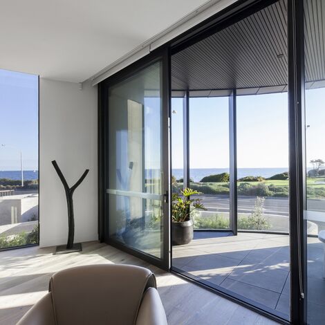 ConceptPatio 130 Puertas correderas y plegables, ConceptWall 50 Muros cortina, SlimLine 68 Ventanas y ConceptSystem 77 Puertas - The Esplanade situado en Brighton, Australia