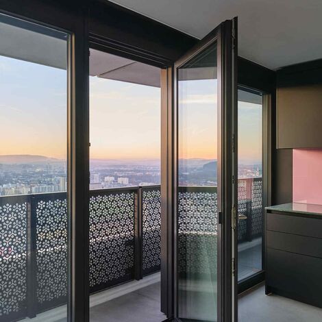 MasterLine 8 Ventanas y MasterLine 8 Puertas - Three Point Dübendorf situado en Zürich, Suiza